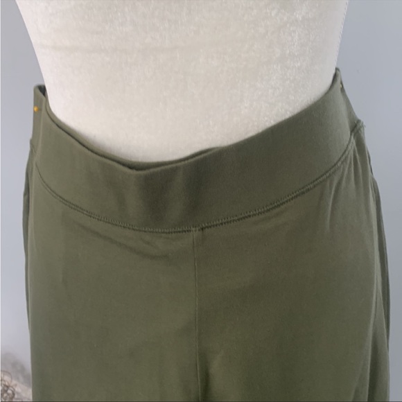 Eileen Fisher. Amazing cropped pants that match the tee. S. Roomy will fit a M - Picture 2 of 6